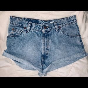 Hugh waisted Levi shorts